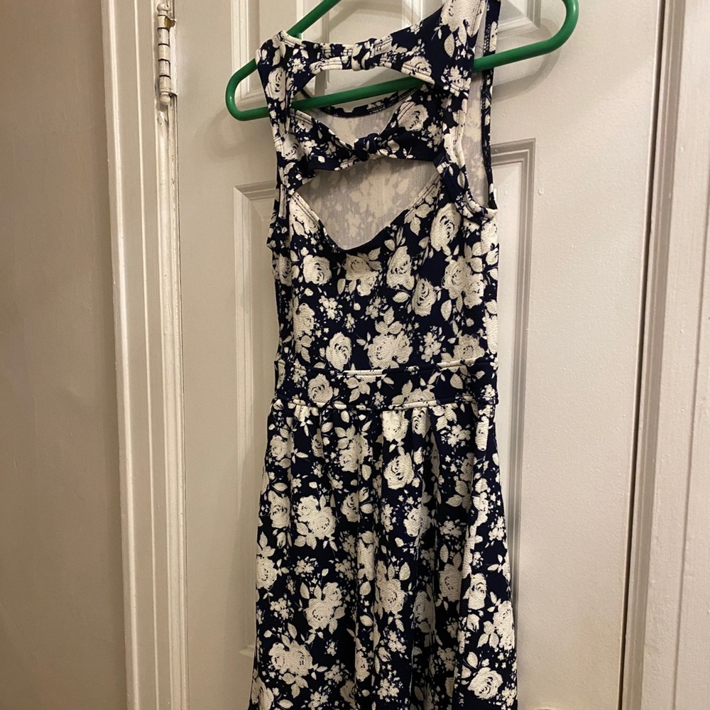 Dress! - Picture 3 of 3
